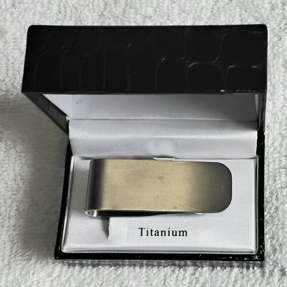Vintage 2" Alpine International Titanium Money Clip in Original Box!! - Picture 3 of 5